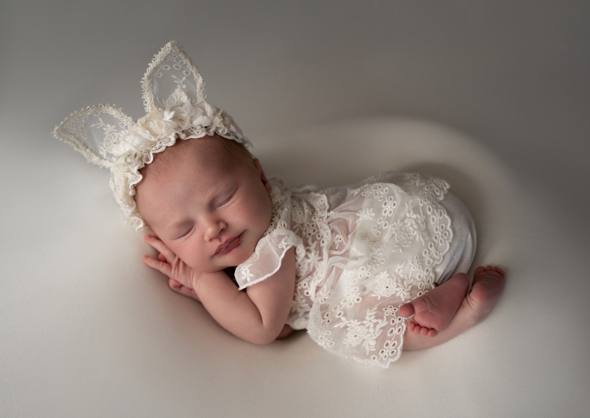 Newborn photography by Alena Lee